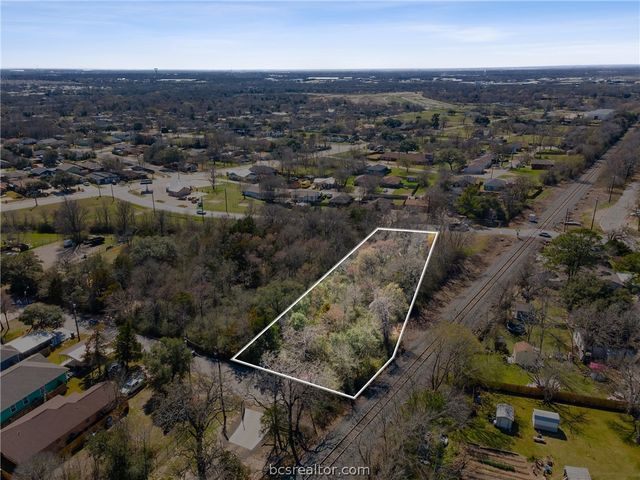 402 Wallace Street, Bryan, TX 77803