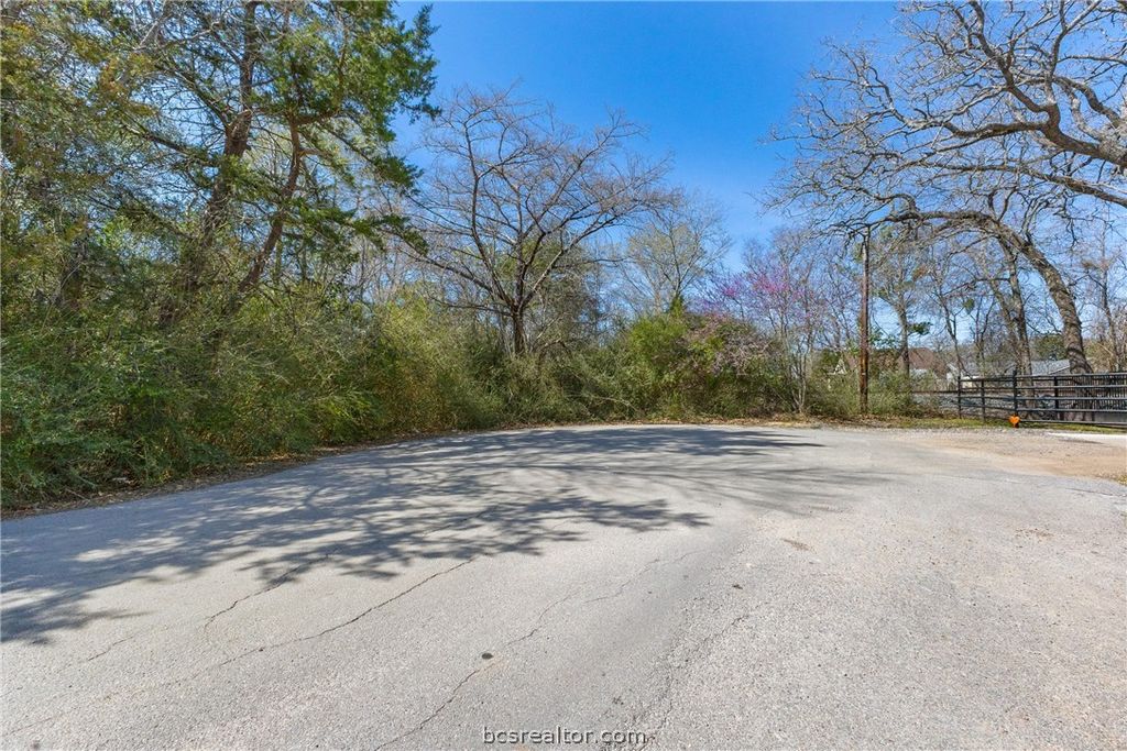 402 Wallace Street, Bryan, TX 77803 — photo 3