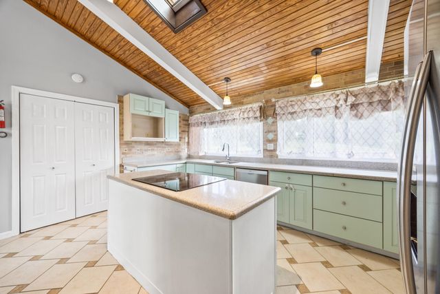 2370 US HWY 211 W, Luray, VA 22835