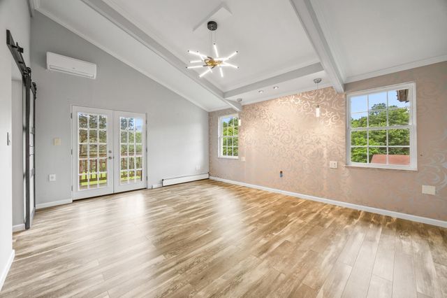 2370 US HWY 211 W, Luray, VA 22835