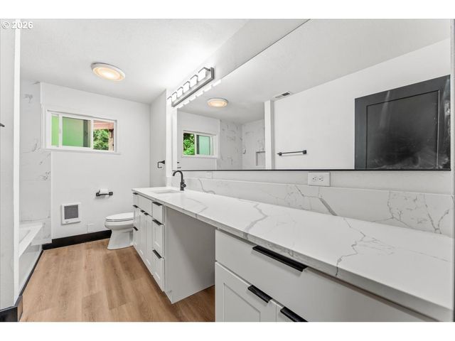 70453 COLUMBIA RIVER Hwy, Rainier, OR 97048