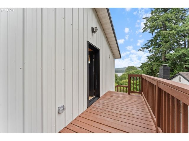 70453 COLUMBIA RIVER Hwy, Rainier, OR 97048