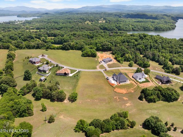 36 Thunder Ridge, Vonore, TN 37885