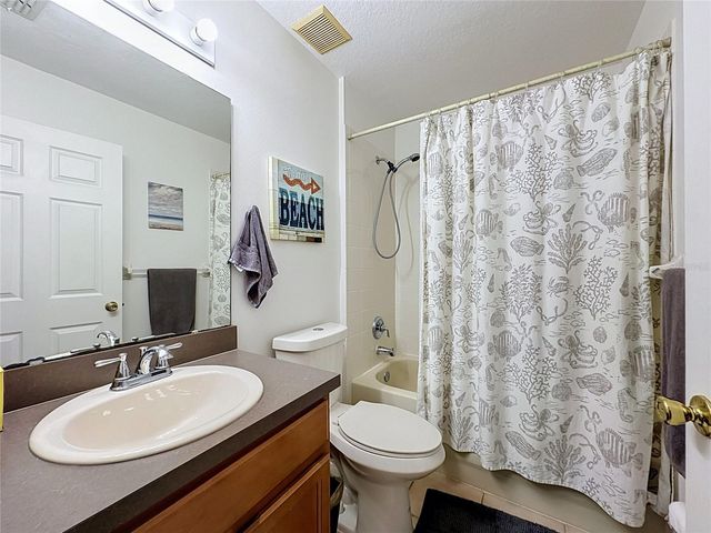 100 HALSTEAD DR, Davenport, FL 33897