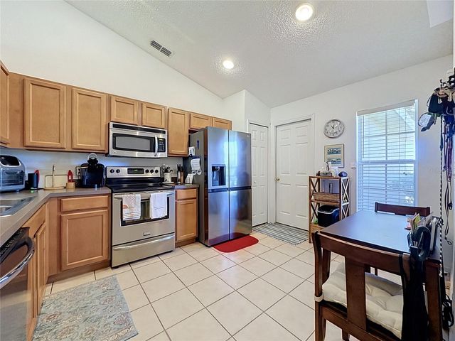 100 HALSTEAD DR, Davenport, FL 33897