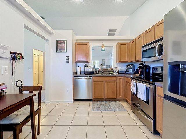 100 HALSTEAD DR, Davenport, FL 33897