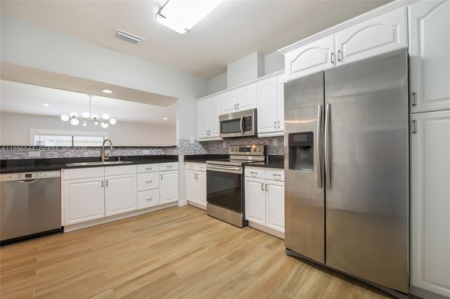 7426 SW 106th Pl, Miami, FL 33173