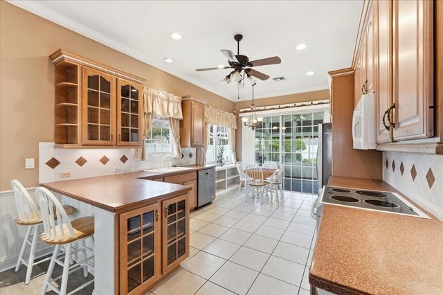 305 MOTORCOACH DRIVE S, Polk City, FL 33868