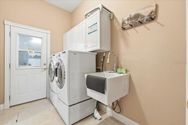 305 MOTORCOACH DRIVE S, Polk City, FL 33868