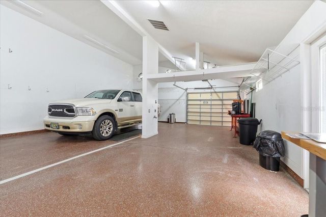 305 MOTORCOACH DRIVE S, Polk City, FL 33868