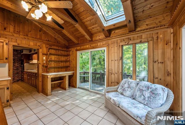 13 Holiday Lane, West Milford, NJ 07480