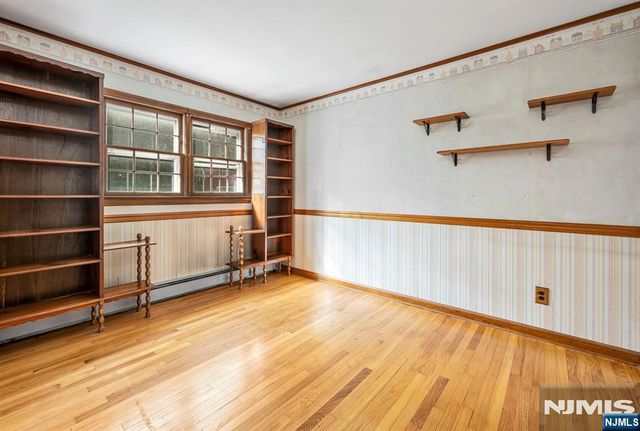 13 Holiday Lane, West Milford, NJ 07480