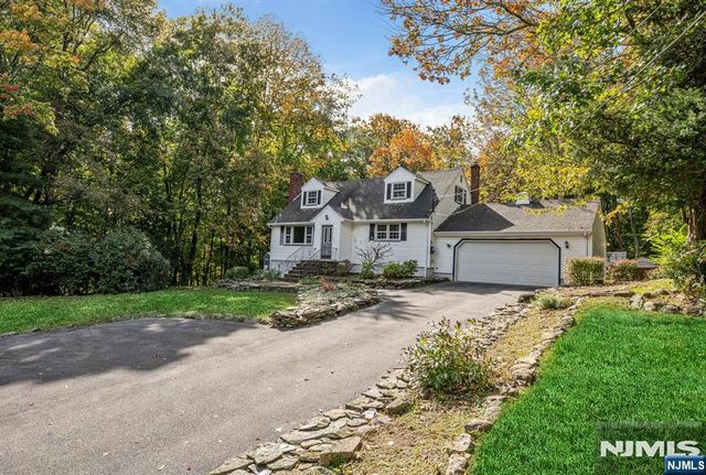 13 Holiday Lane, West Milford, NJ 07480