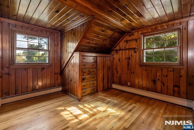 13 Holiday Lane, West Milford, NJ 07480