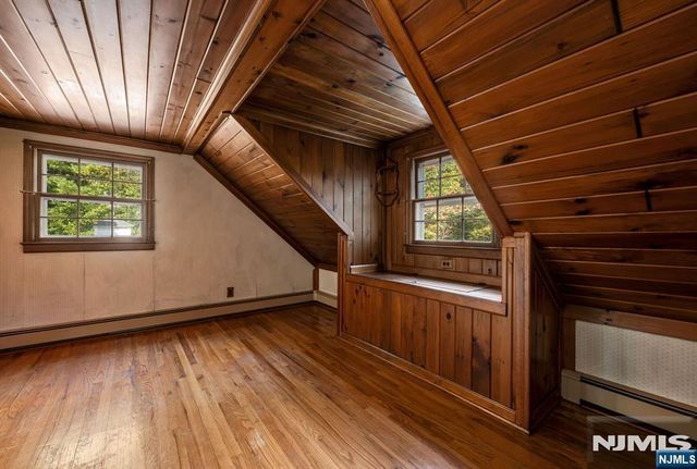 13 Holiday Lane, West Milford, NJ 07480