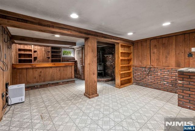 13 Holiday Lane, West Milford, NJ 07480