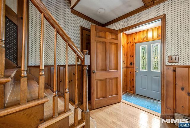 13 Holiday Lane, West Milford, NJ 07480