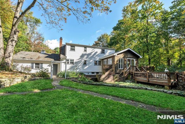 13 Holiday Lane, West Milford, NJ 07480