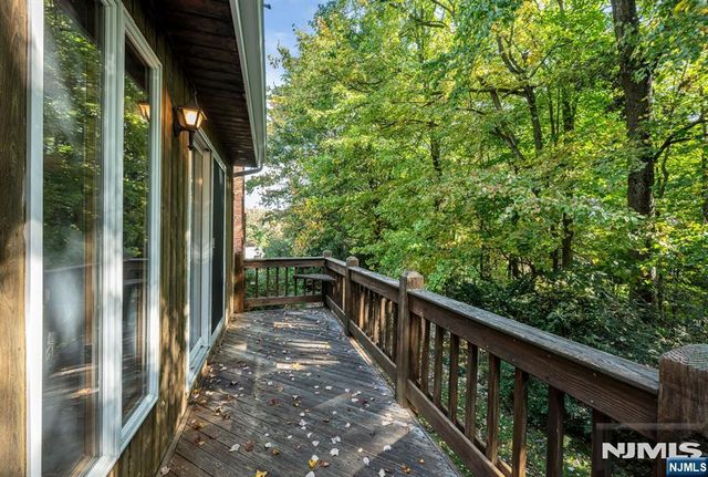 13 Holiday Lane, West Milford, NJ 07480