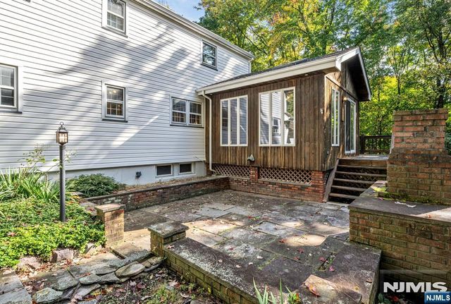 13 Holiday Lane, West Milford, NJ 07480