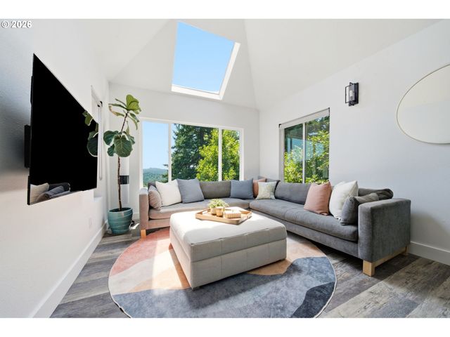 3810 Sw GROVER St, Portland, OR 97221
