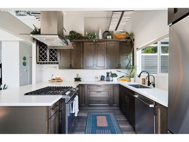 3810 Sw GROVER St, Portland, OR 97221