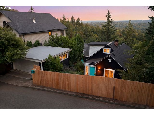 3810 Sw GROVER St, Portland, OR 97221