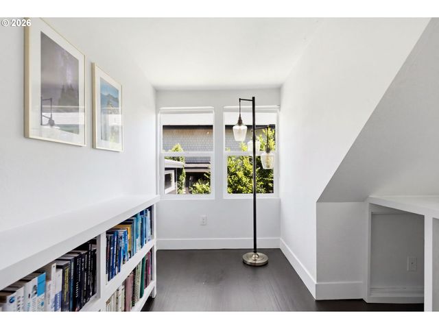 3810 Sw GROVER St, Portland, OR 97221