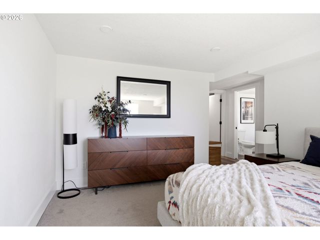 3810 Sw GROVER St, Portland, OR 97221
