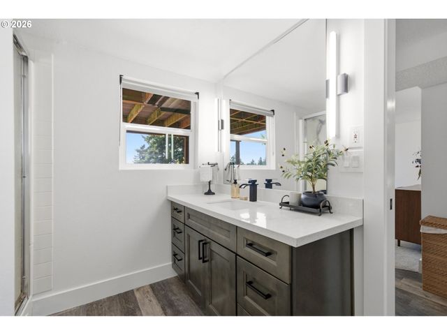 3810 Sw GROVER St, Portland, OR 97221
