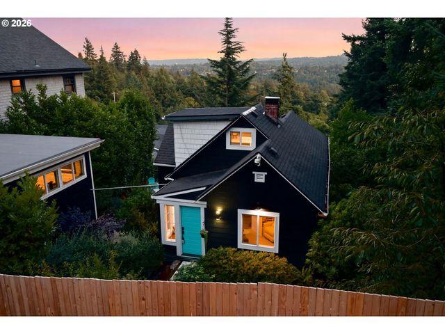 3810 Sw GROVER St, Portland, OR 97221