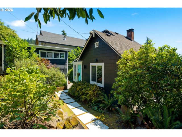 3810 Sw GROVER St, Portland, OR 97221
