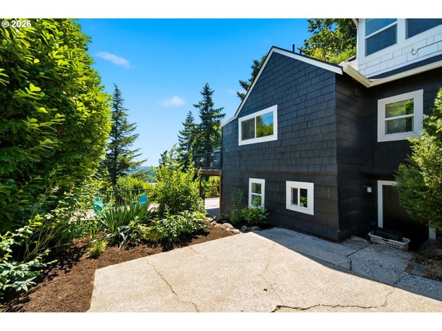 3810 Sw GROVER St, Portland, OR 97221