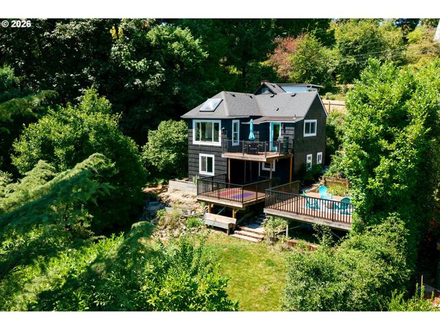 3810 Sw GROVER St, Portland, OR 97221