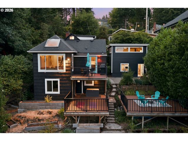 3810 Sw GROVER St, Portland, OR 97221