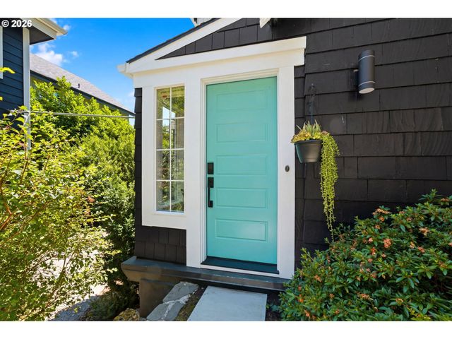 3810 Sw GROVER St, Portland, OR 97221