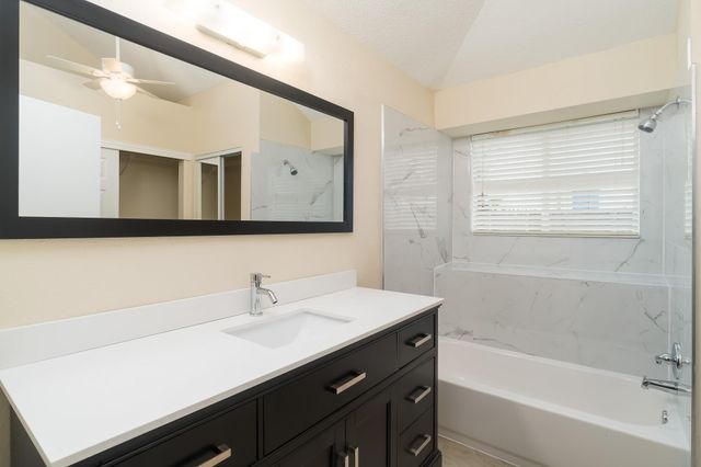 5306 Acorn Court Court, League City, TX 77573