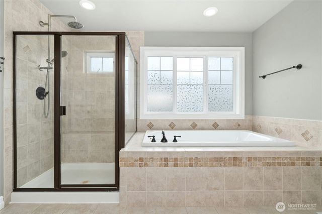 2411 30th Avenue NE, Issaquah, WA 98029