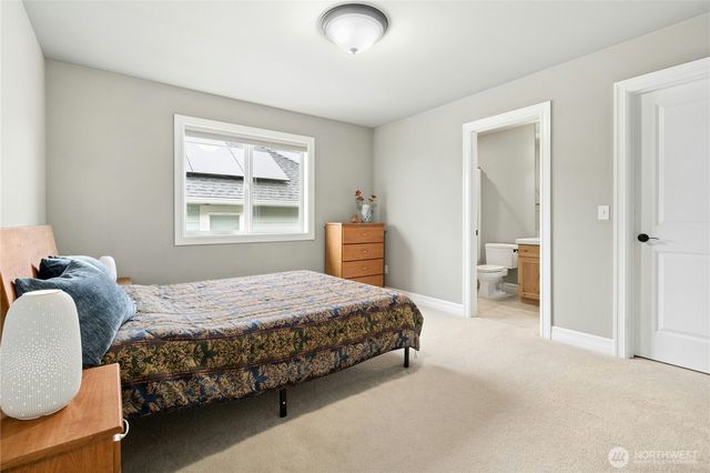 2411 30th Avenue NE, Issaquah, WA 98029