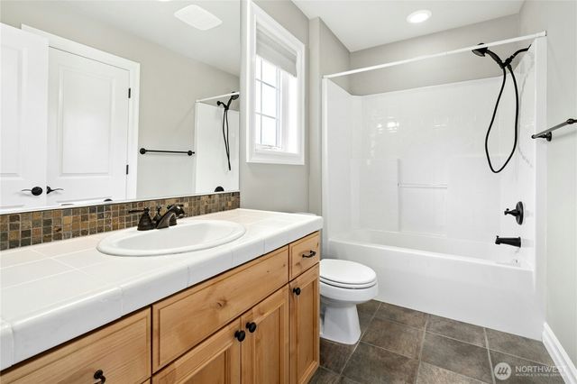 2411 30th Avenue NE, Issaquah, WA 98029