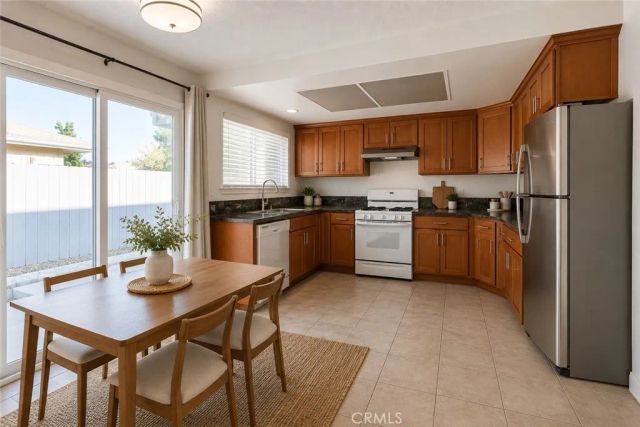 1218 S Athena Way 2, Anaheim, CA 92806