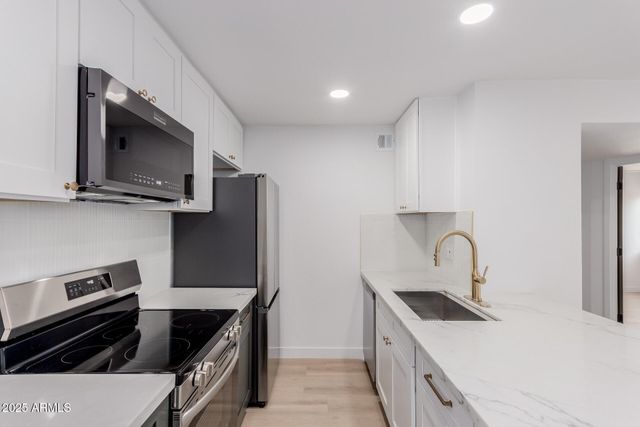 8055 E THOMAS Road M101, Scottsdale, AZ 85251