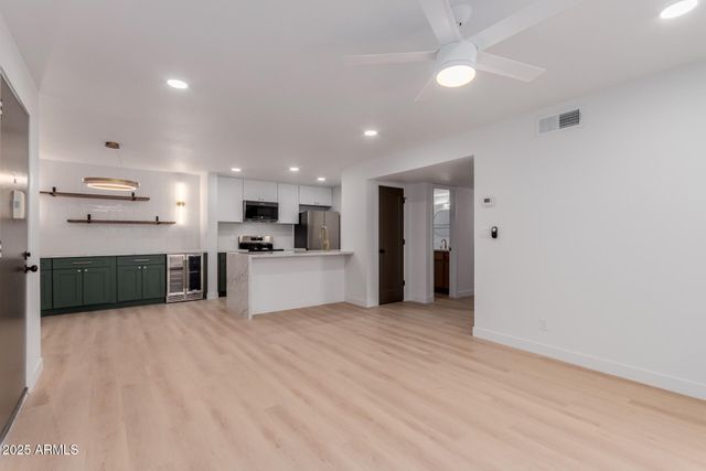 8055 E THOMAS Road M101, Scottsdale, AZ 85251