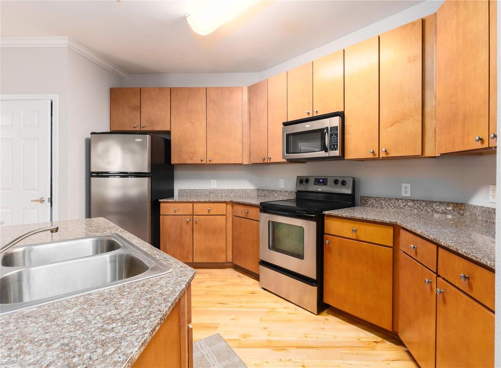 2502 Leon ST 305, Austin, TX 78705