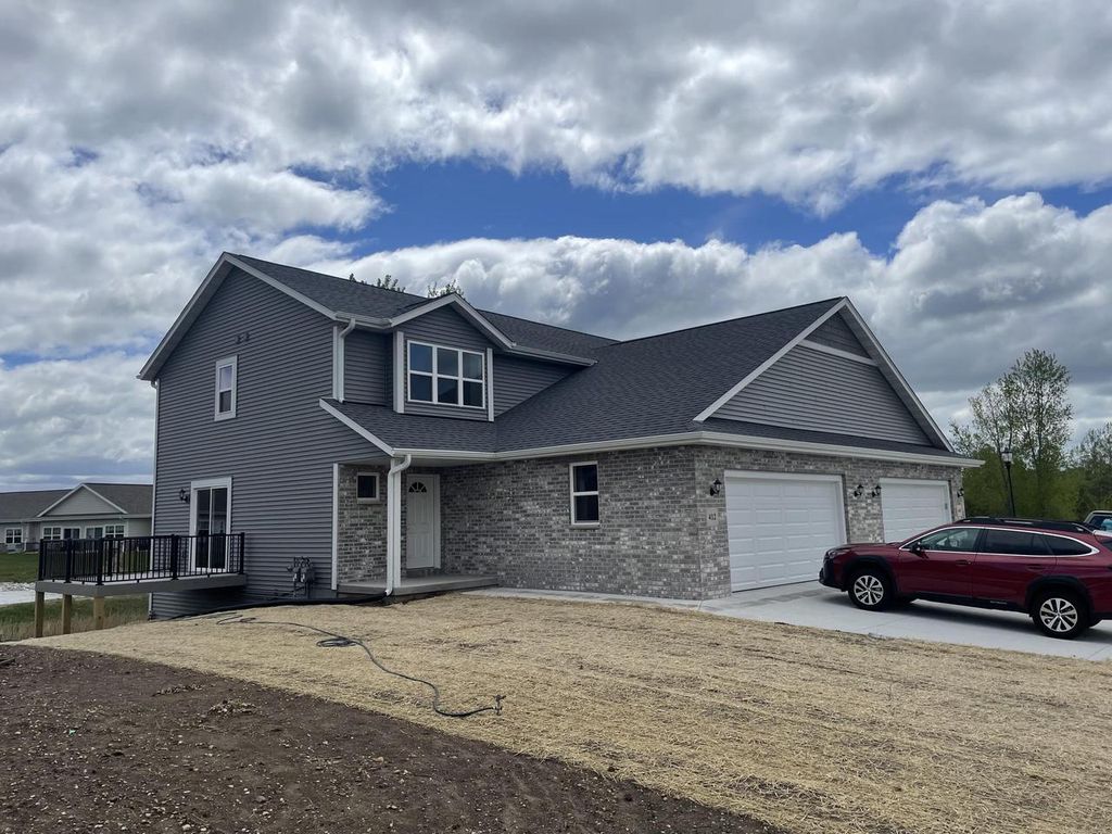 412 Emerald COURT, Kewaskum, WI 53040
