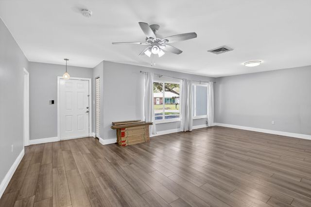1761 NW 107th Avenue, Pembroke Pines, FL 33026