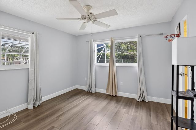 1761 NW 107th Avenue, Pembroke Pines, FL 33026