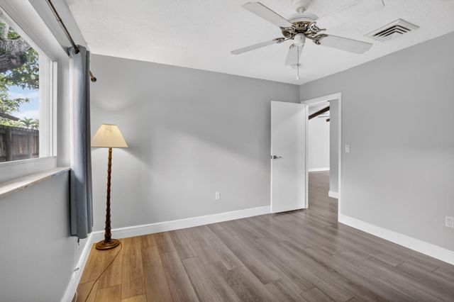 1761 NW 107th Avenue, Pembroke Pines, FL 33026