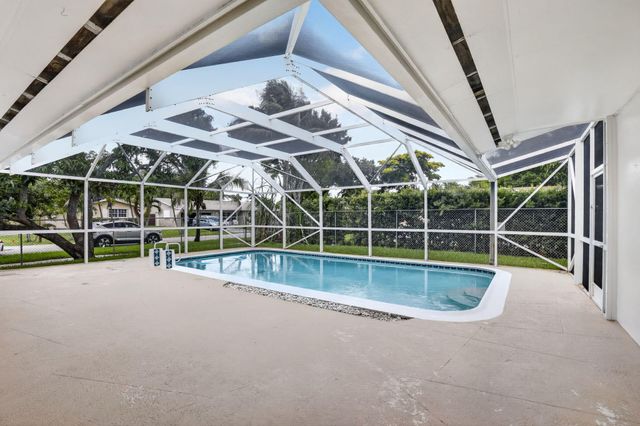 1761 NW 107th Avenue, Pembroke Pines, FL 33026