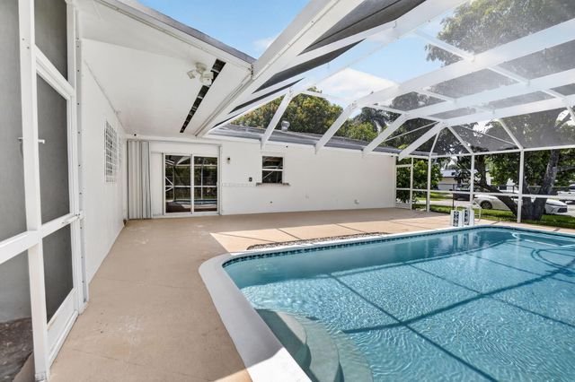 1761 NW 107th Avenue, Pembroke Pines, FL 33026